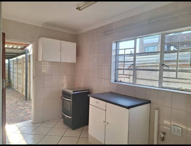 2 BEDROOM PROPERTY TO RENT IN BRENTHURST